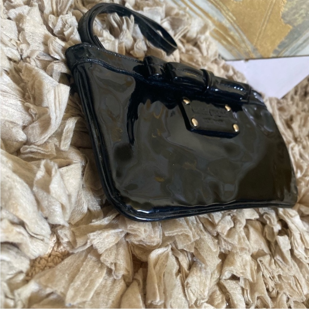 EUC Kate Spade Black Patent Leather Wristlet with Bow Detail & Polka Dot Lining - Picture 4 of 11
